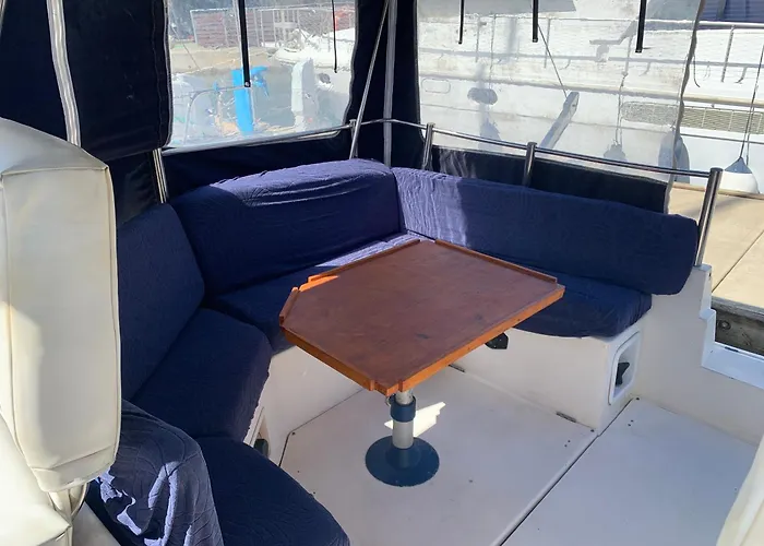 Úszó hotel Vimaro Boat Barcelona